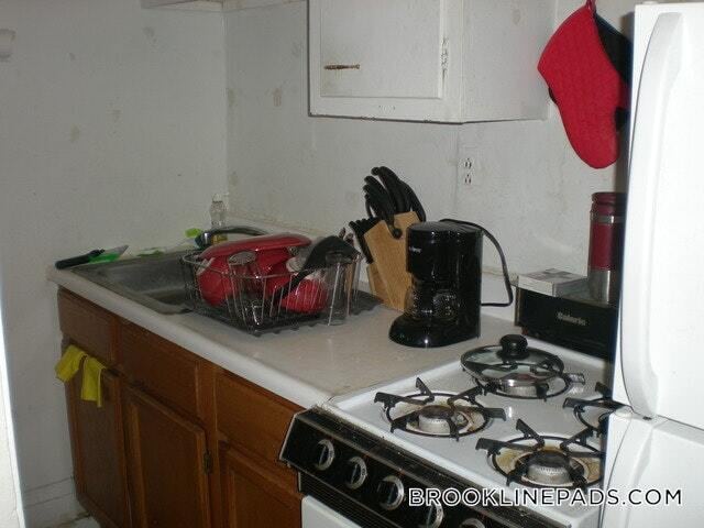 Building Photo - 1069 Beacon St