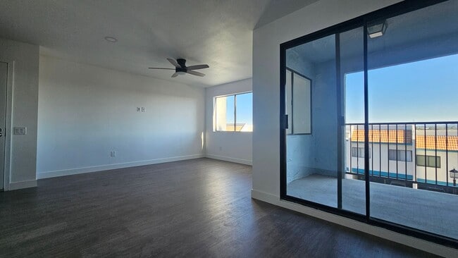 Building Photo - Beautiful 2BD 1.5BA Recently Remodeled Condo in Forest Park Plaza