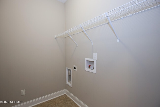 Building Photo - 721 Thrush Dr