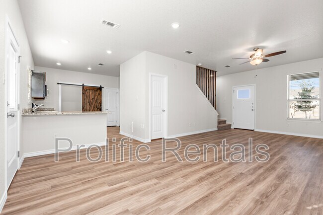 Building Photo - 103 Lost Trl