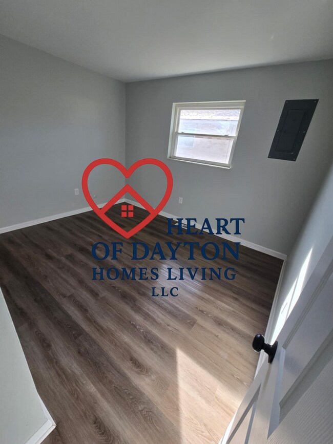 Primary Photo - 107-107 Gloria Ave