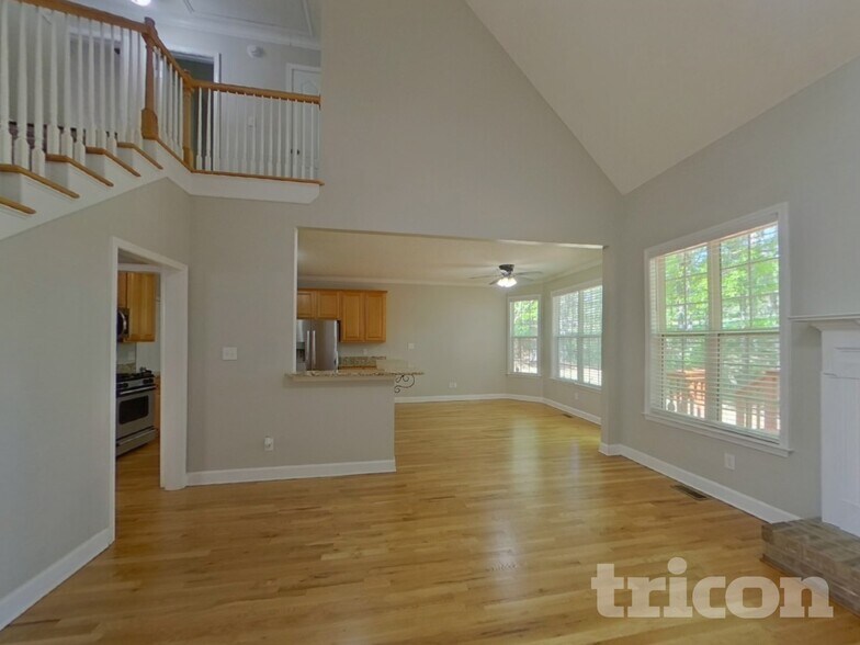 Building Photo - 111 Beaverbrook Ln