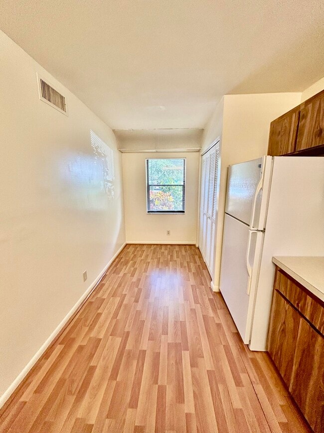 Building Photo - 2900 SW 22nd Cir