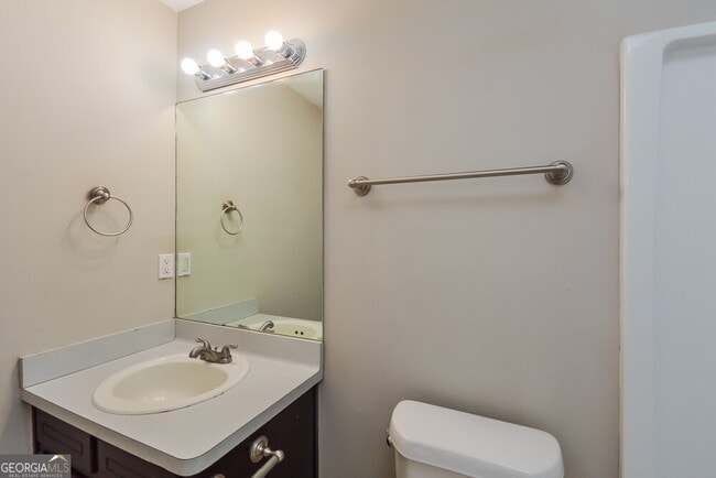 Building Photo - 583 Lakeridge Cir SE