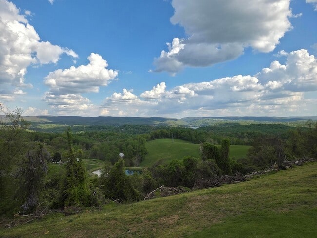 Building Photo - 2726 Stewartstown Rd