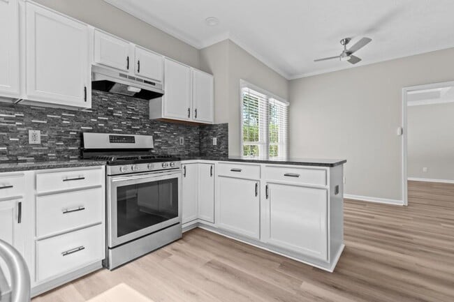 Building Photo - 4050 River Green Pkwy