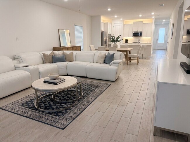 Building Photo - 450 Kingbird Dr