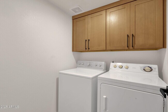 Building Photo - 14421 N 45th St