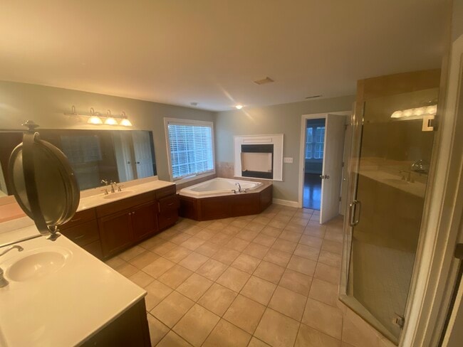 Building Photo - 100 Beacon Hill Pl