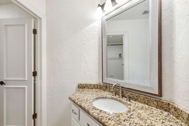 Building Photo - 5004 Seville Ln