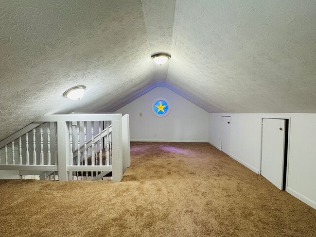 Building Photo - 4-Bedroom just perfect for your family