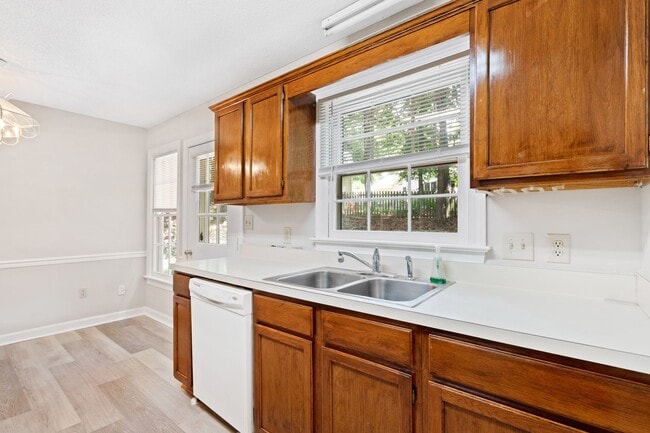 Building Photo - 3-Bedroom Home for in Cary – Close to Downtown!