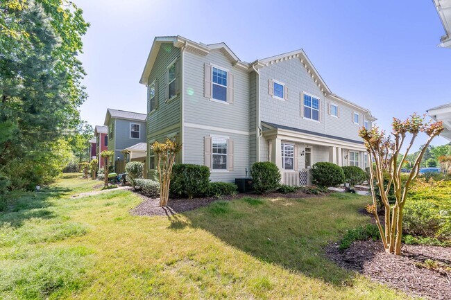 Building Photo - 2404 Leytonstone Dr