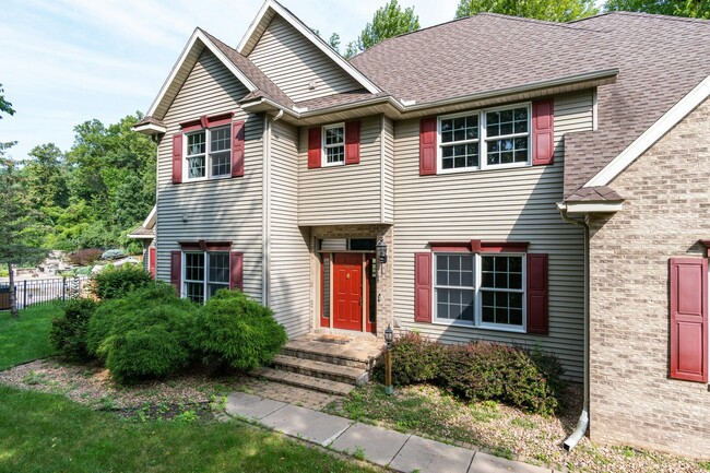 Building Photo - 509 Green Coulee Rd