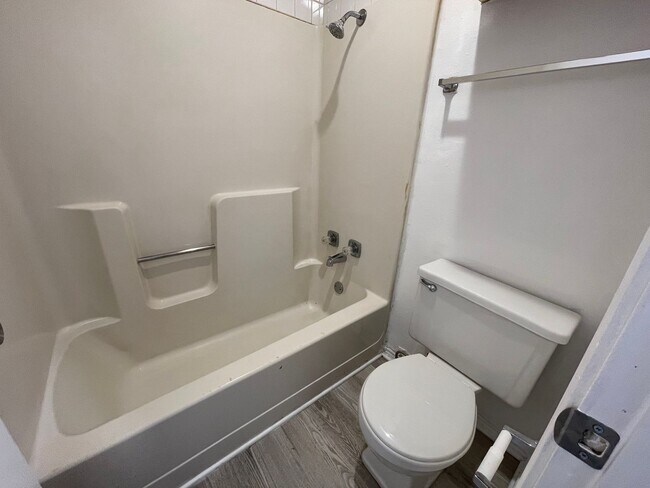 Building Photo - 2422-2424 Sherry Street