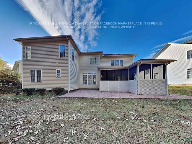 Building Photo - 17136 Knoxwood Dr