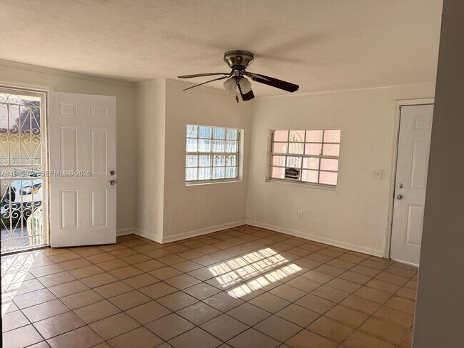 Building Photo - 409 NW 33rd St