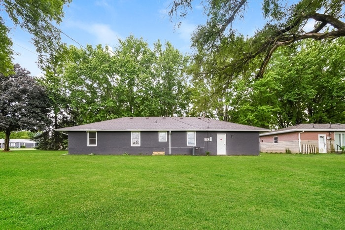 Building Photo - 120 E 75th St