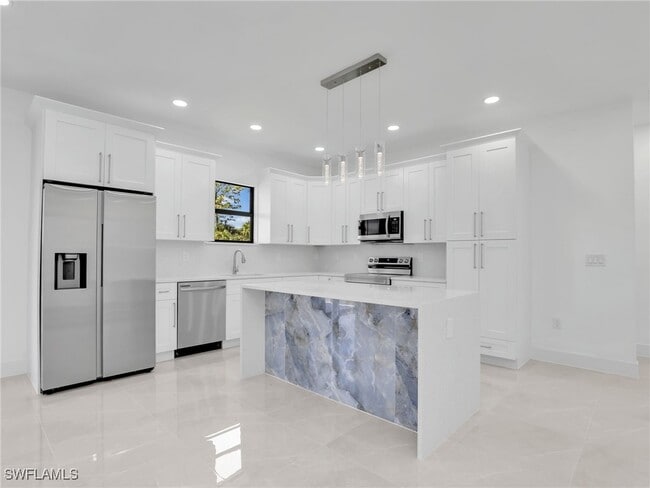 Building Photo - 2811 Cerito Ave N