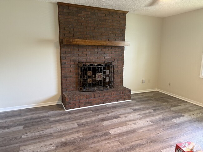 Building Photo - 273 Norman Dr