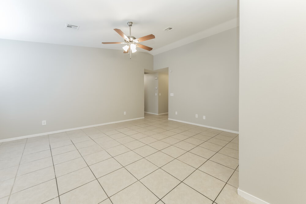 Building Photo - 3009 Honeysuckle Ave