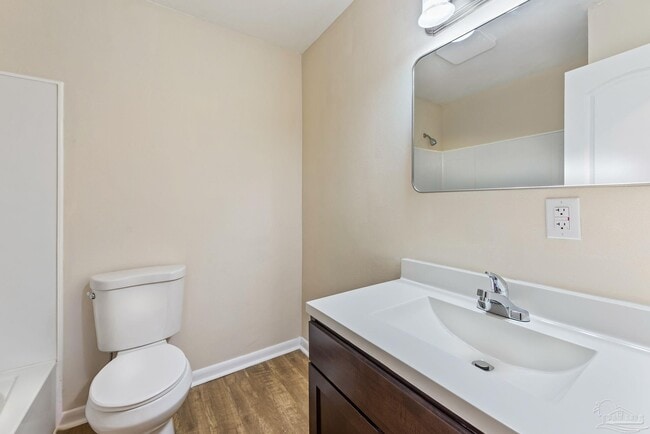 Building Photo - 1221 Albuquerque Cir