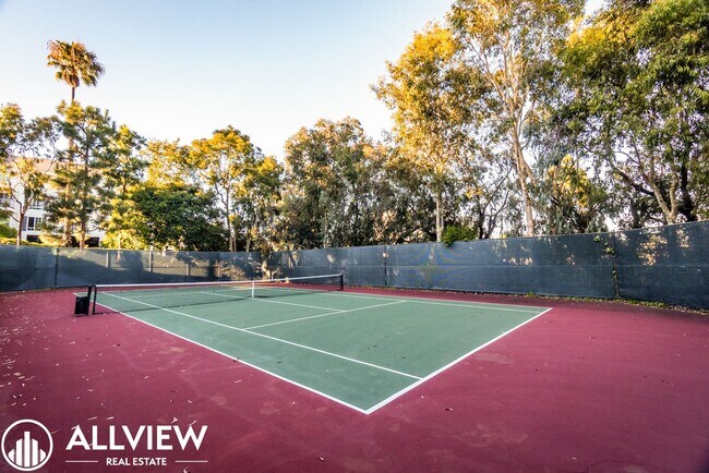 Building Photo - Fully Furnished Condo (2 Bed/2 Bath + Den) Nestled in the Coveted Newport Heights Community!