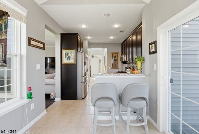 Building Photo - 263 Winding Hill Dr