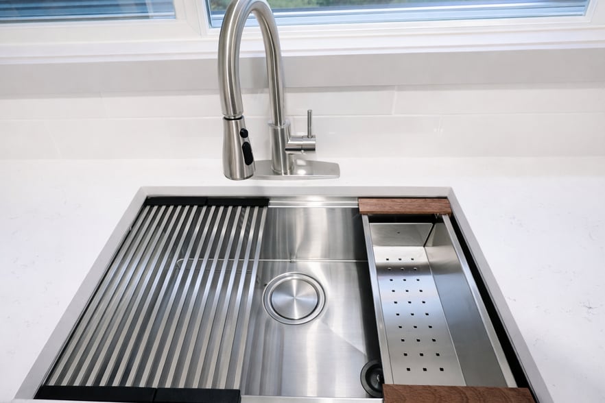 Building Photo - 5833 W Peterson Ave