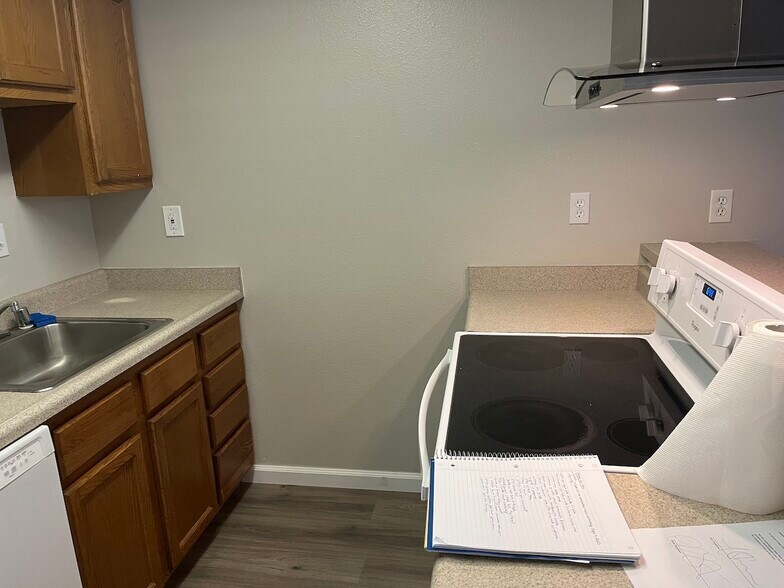 Building Photo - 4616 Kinsella Ln