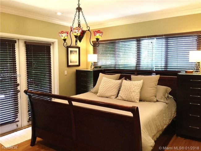 Building Photo - 435 Aledo Ave