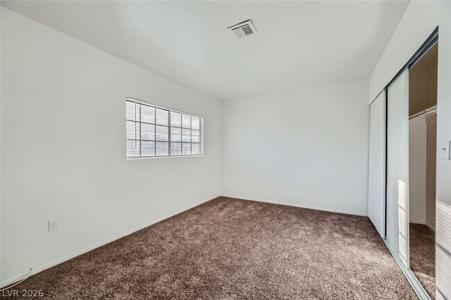 Building Photo - 76 N 27th St