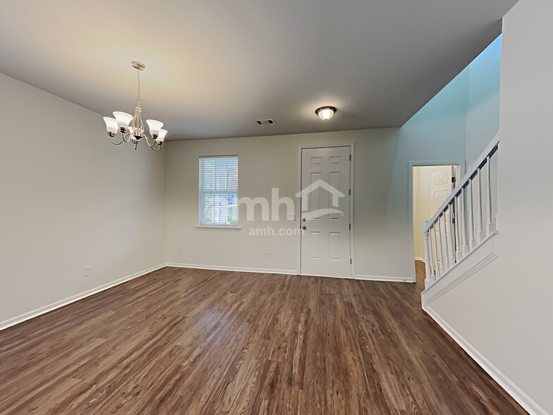 Building Photo - 407 Howell Crossing