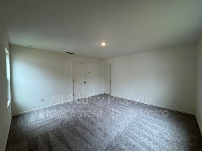 Building Photo - 268 Rydal Wy