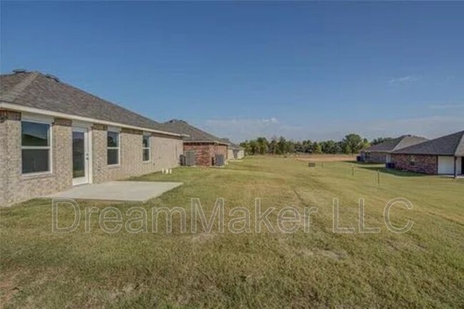 Building Photo - 2405 28th Ter