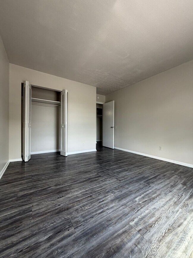 Building Photo - 421 Poplar Level Ct