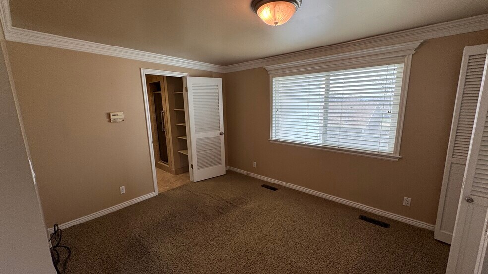 Building Photo - 737 N 500 E