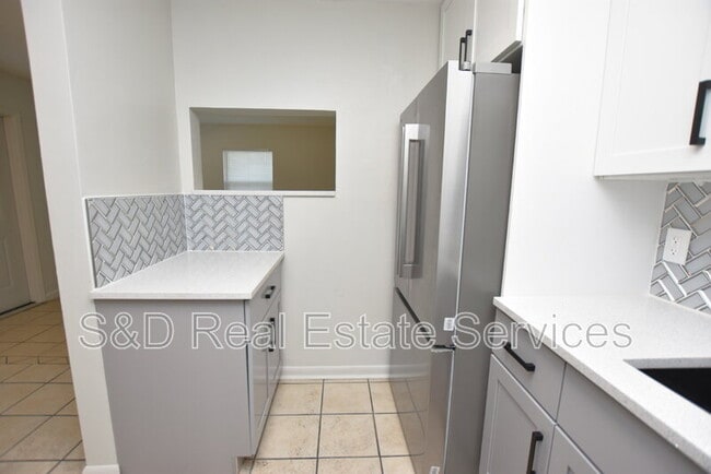 Building Photo - 118 Flamingo Dr