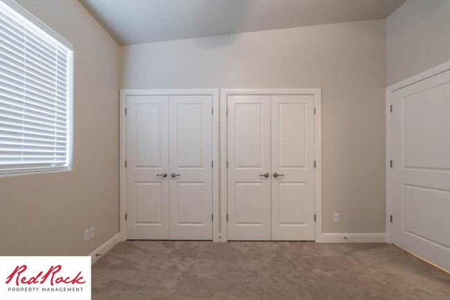 Building Photo - Newer Townhome in Hurricane Heights