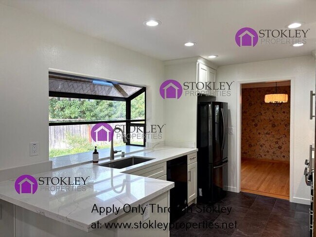 Building Photo - 2510 Biscay Way