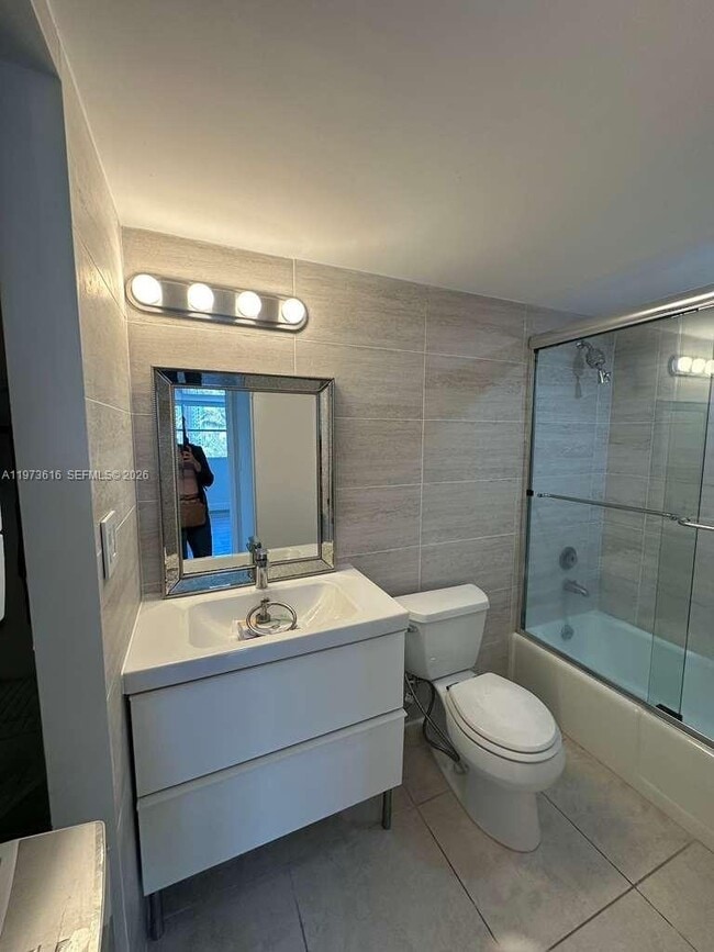 Building Photo - 210 Seaview Dr