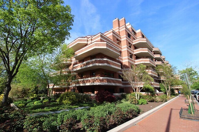 Primary Photo - 2301 N St NW