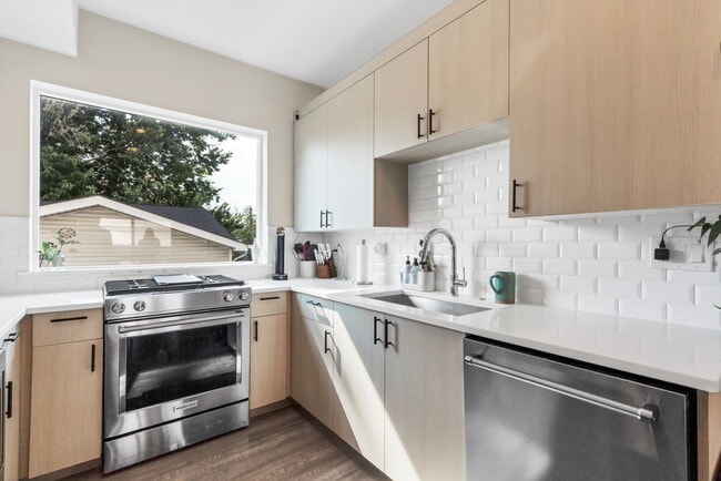 Building Photo - 3221 W Conejos Pl