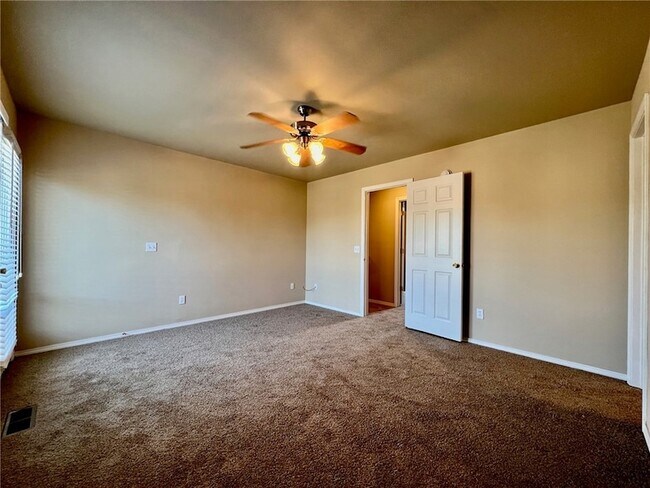 Building Photo - 2219 Skyler Dr