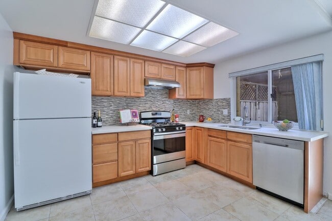 Building Photo - 891 Beaver Creek Way