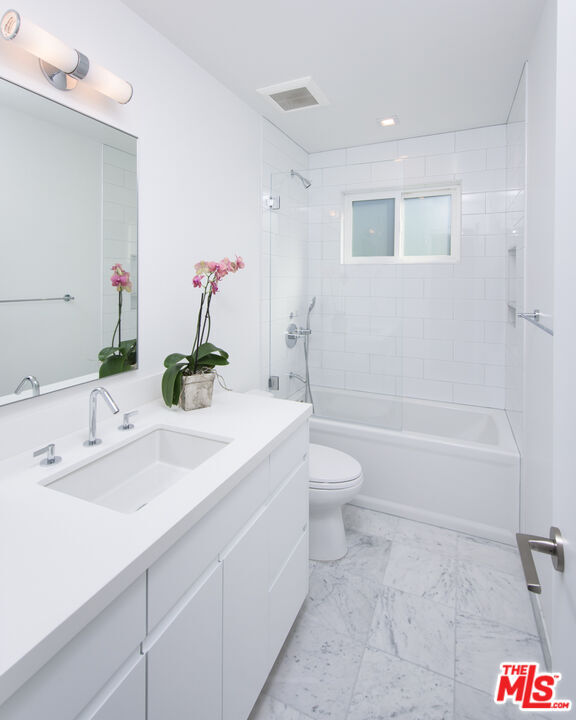 Building Photo - 502 Huntley Dr