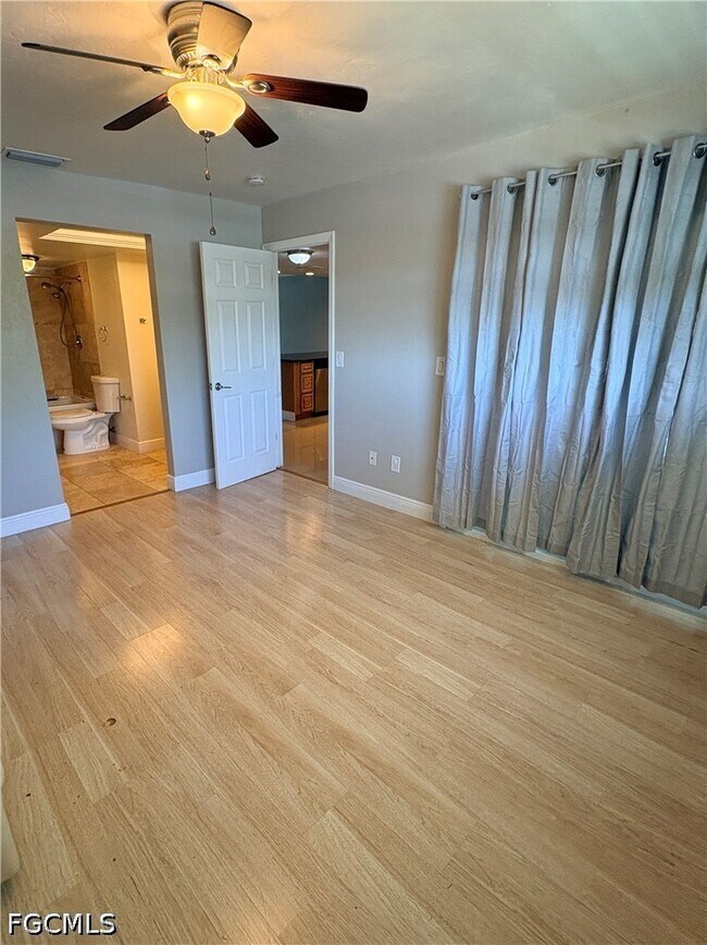 Building Photo - 2510 SE 16th Pl