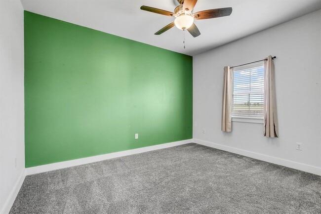 Building Photo - 109 Les Ln