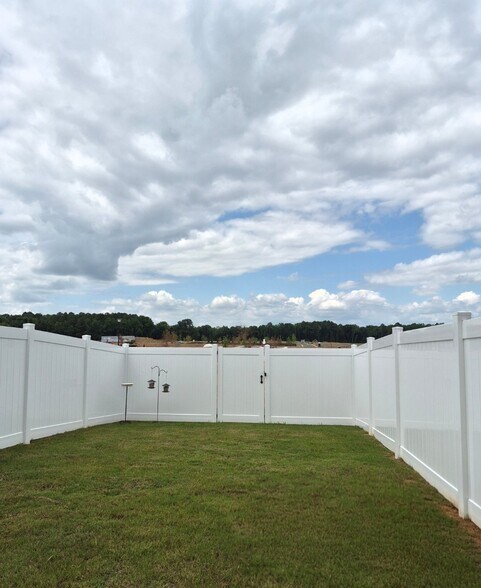 Building Photo - 54 Floating Brg Trl