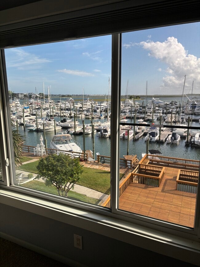 Building Photo - 350 Causeway Dr